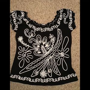 Women’s size medium cap sleeves Lauren Michelle top / blouse black and white